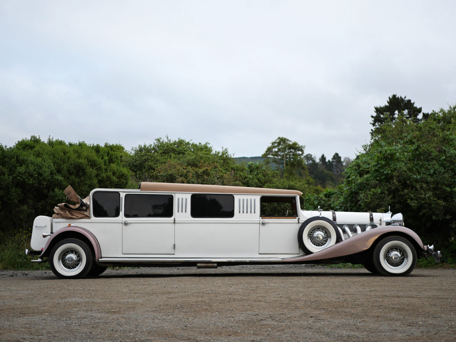 Hummer Limo Exterior