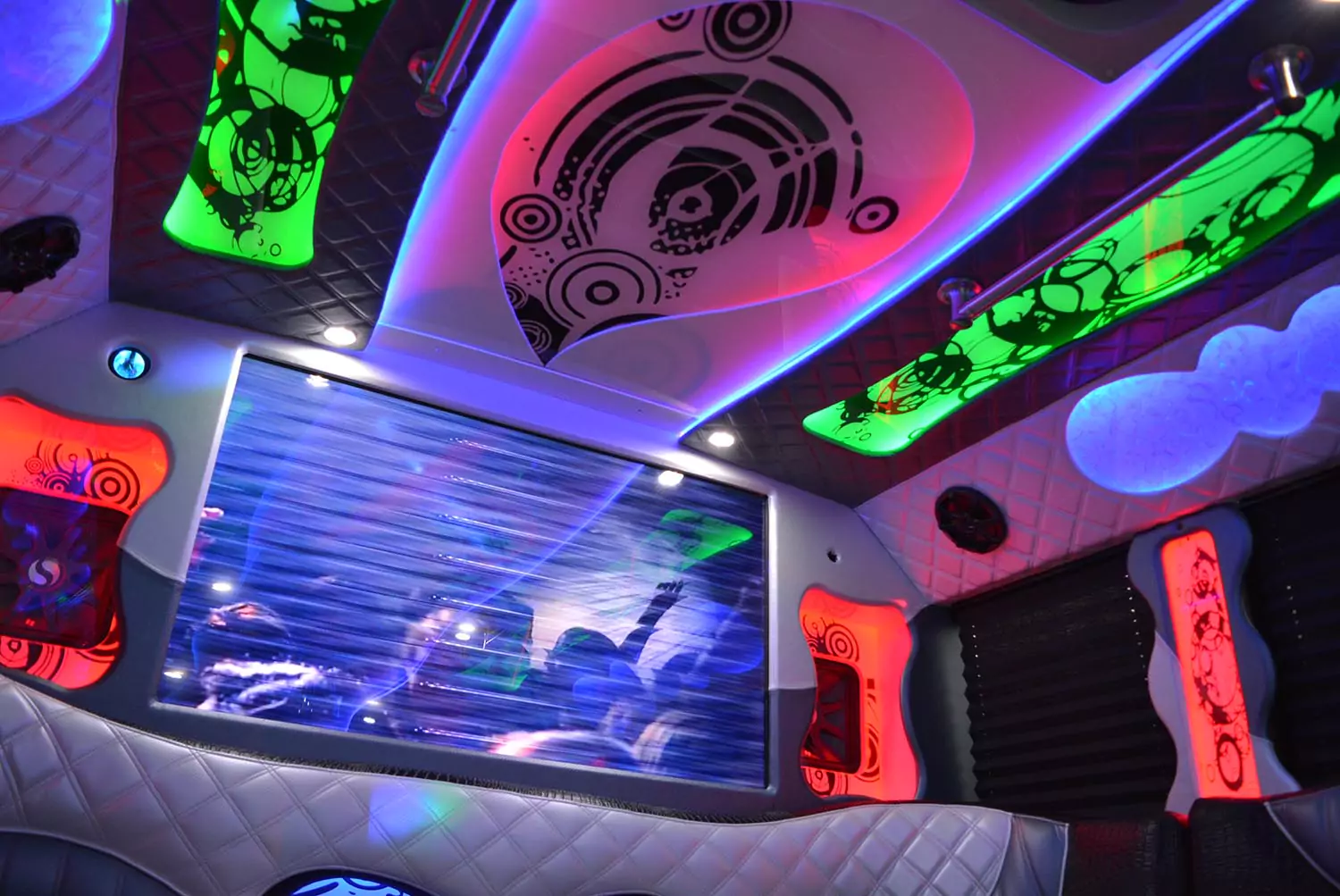 AVITAL CHICAGO PARTY BUS AND LIMOUSINE