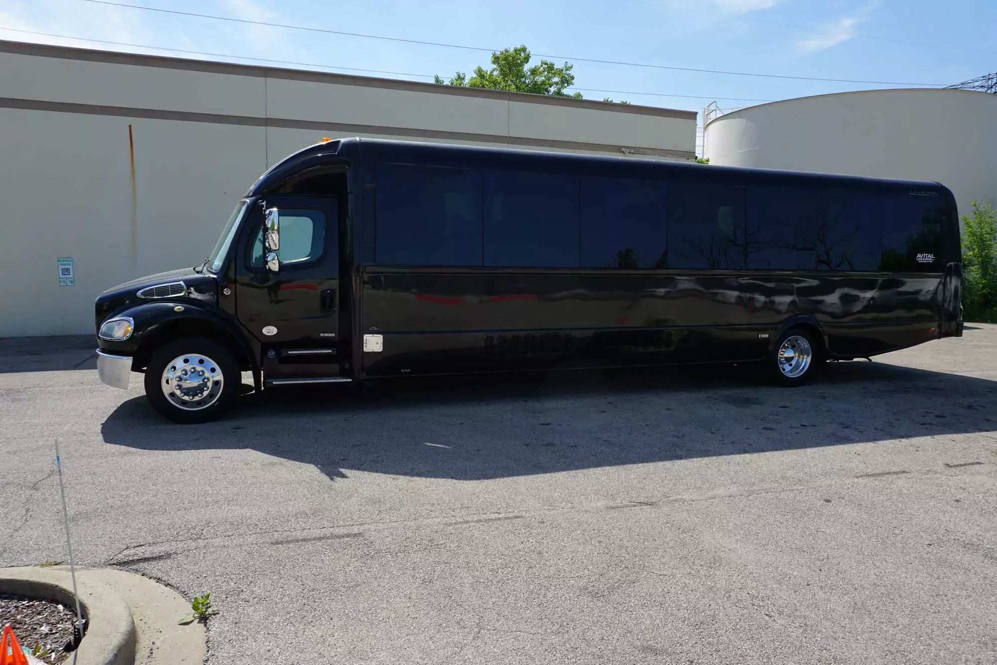 AVITAL CHICAGO PARTY BUS AND LIMOUSINE