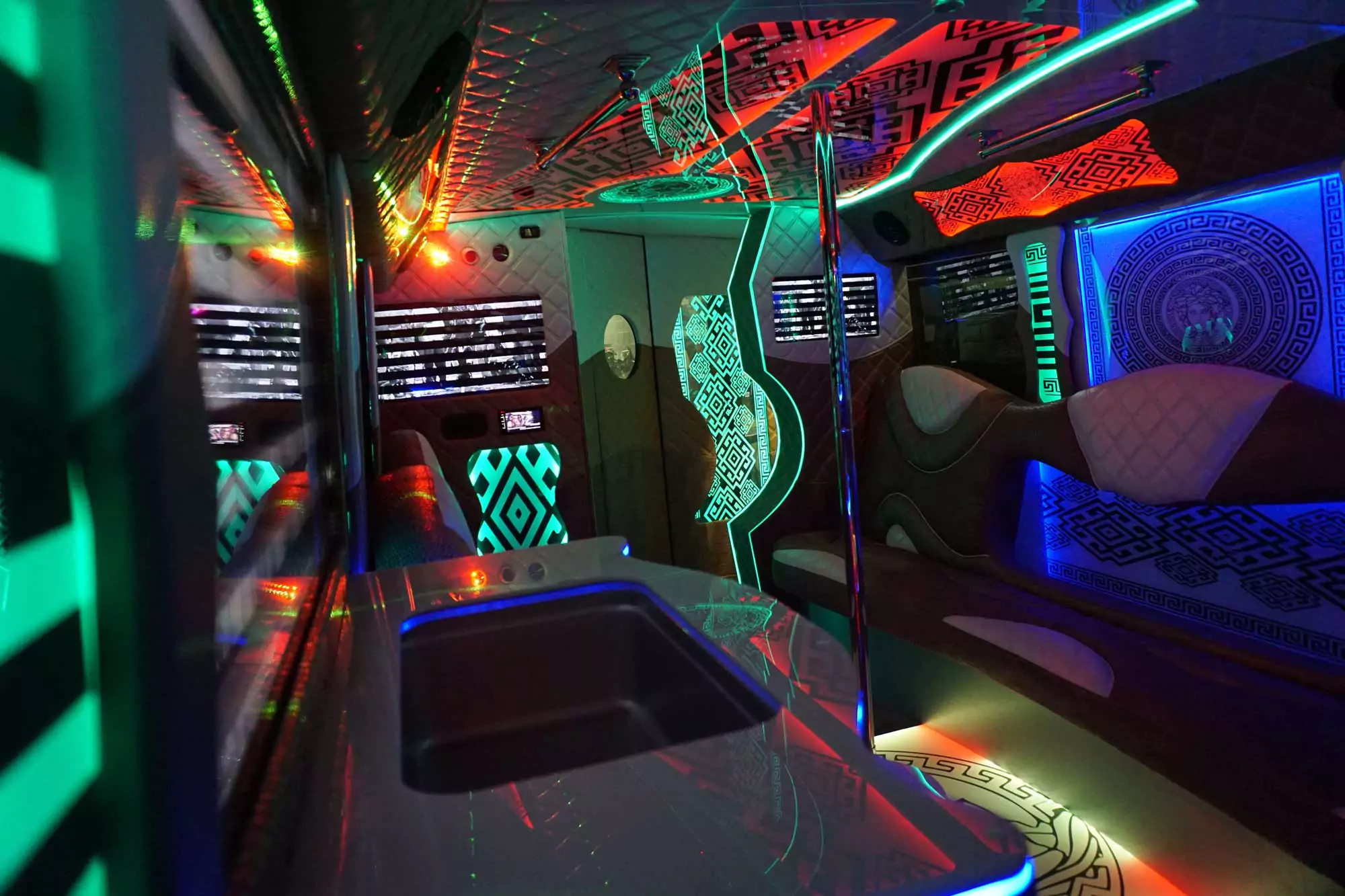 AVITAL CHICAGO PARTY BUS AND LIMOUSINE