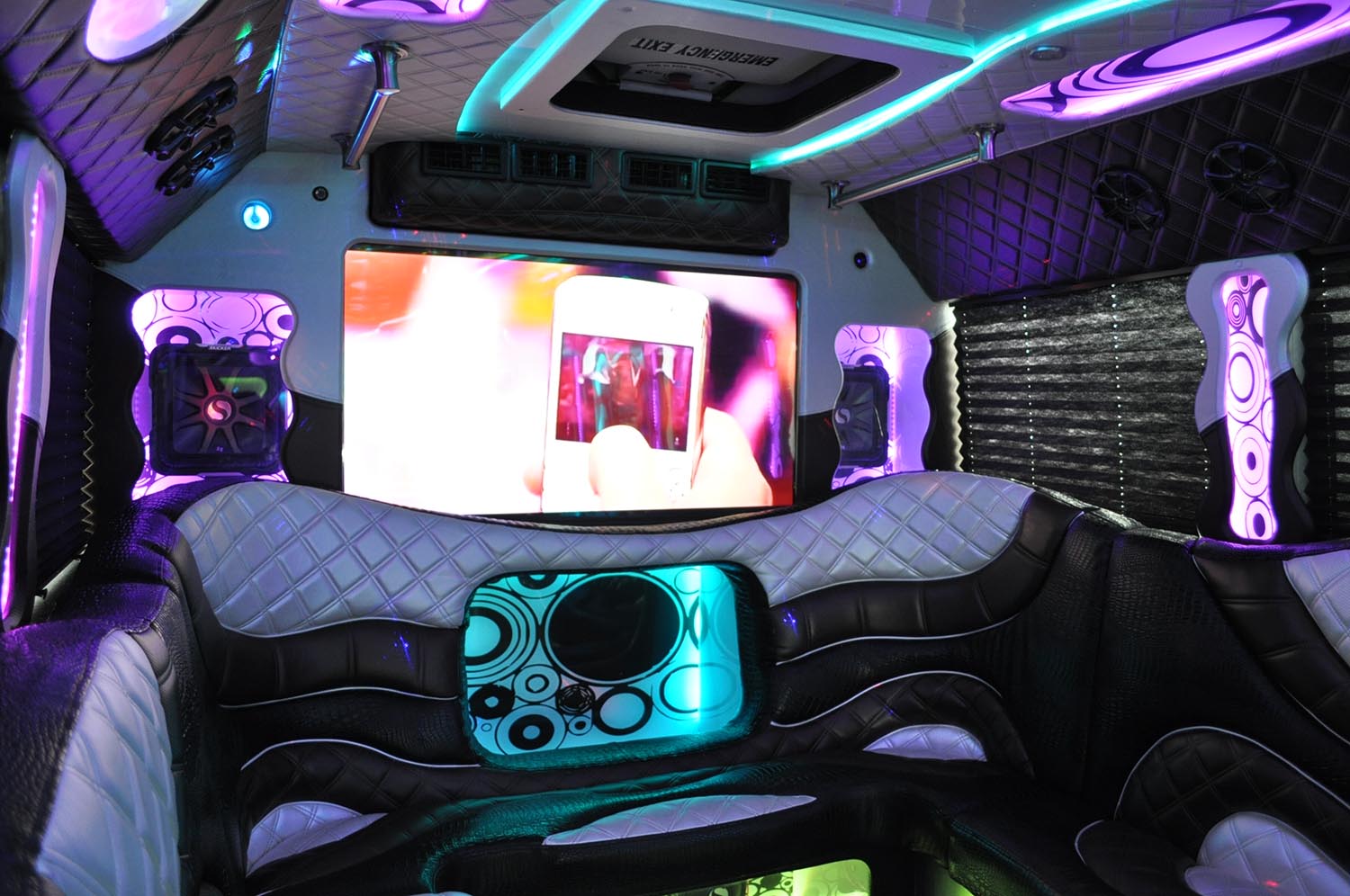 AVITAL CHICAGO PARTY BUS AND LIMOUSINE
