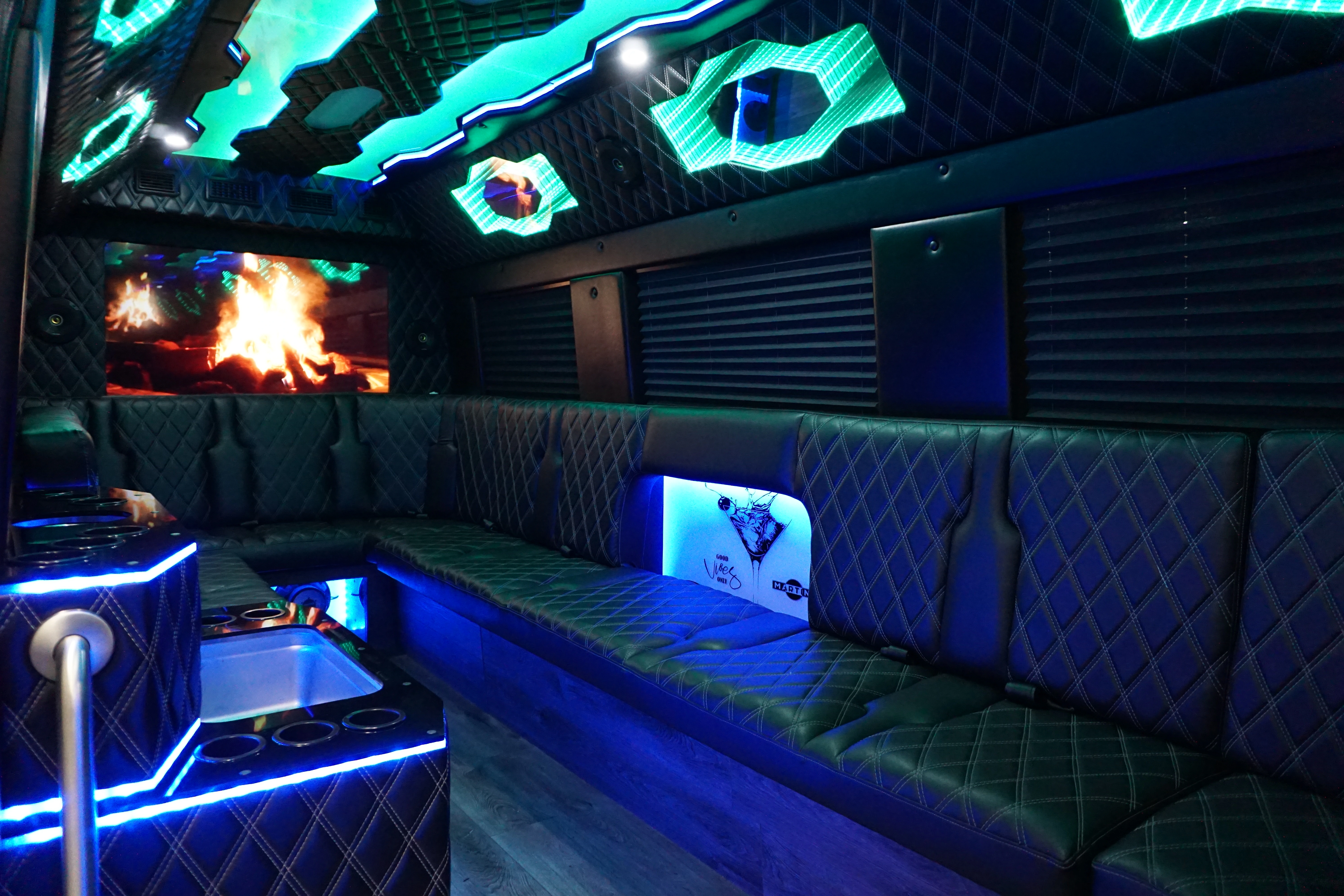 AVITAL CHICAGO PARTY BUS AND LIMOUSINE