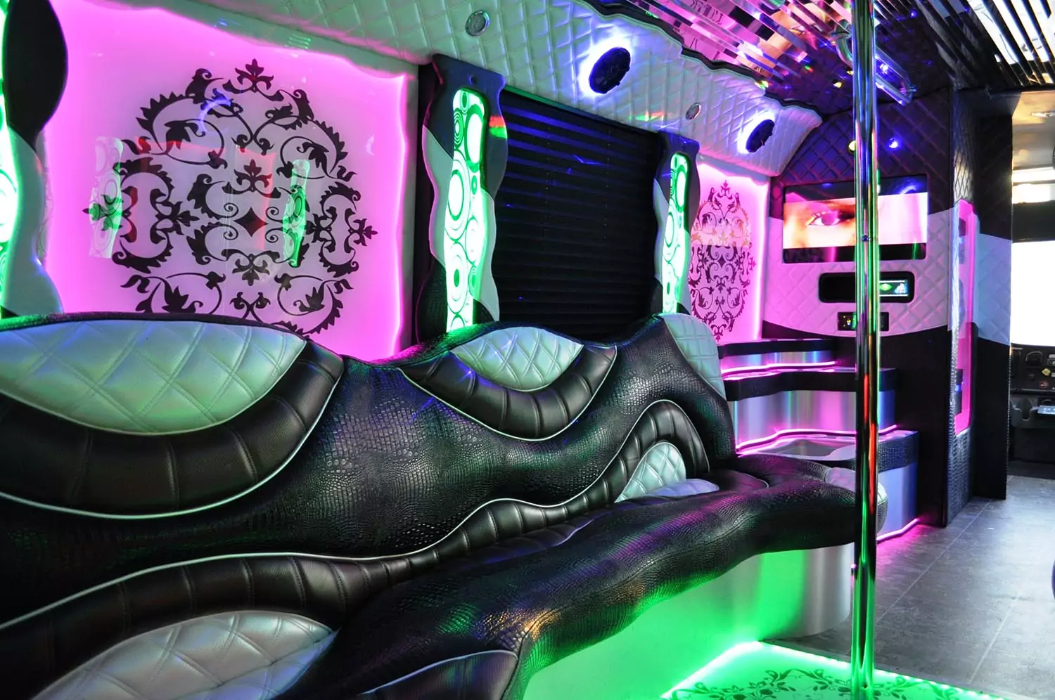 AVITAL CHICAGO PARTY BUS AND LIMOUSINE