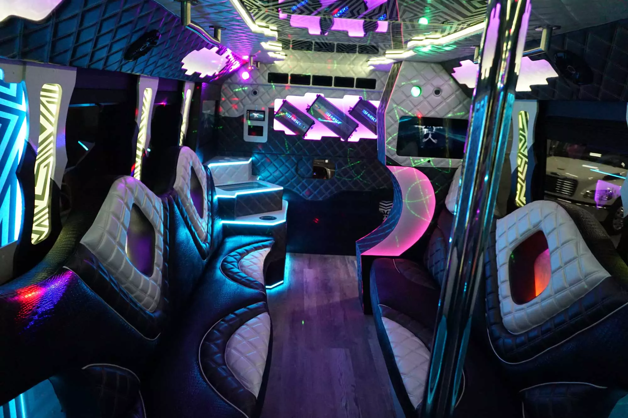 AVITAL CHICAGO PARTY BUS AND LIMOUSINE