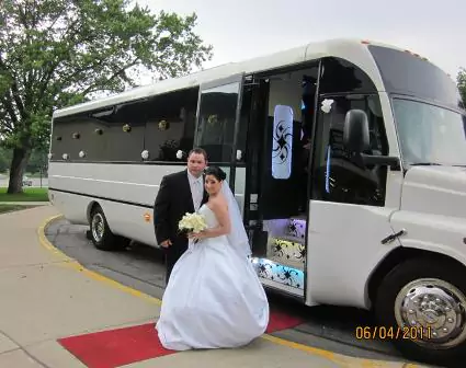 AVITAL CHICAGO PARTY BUS AND LIMOUSINE